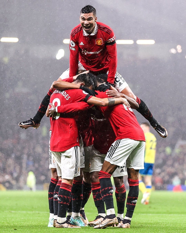 着球队整体 着球队整体