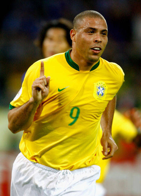 姆伯莫：大家对我们的期望很高，我们必须通过赢球来回应