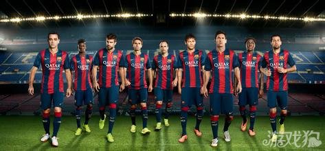 足球赛场上 足球赛场上